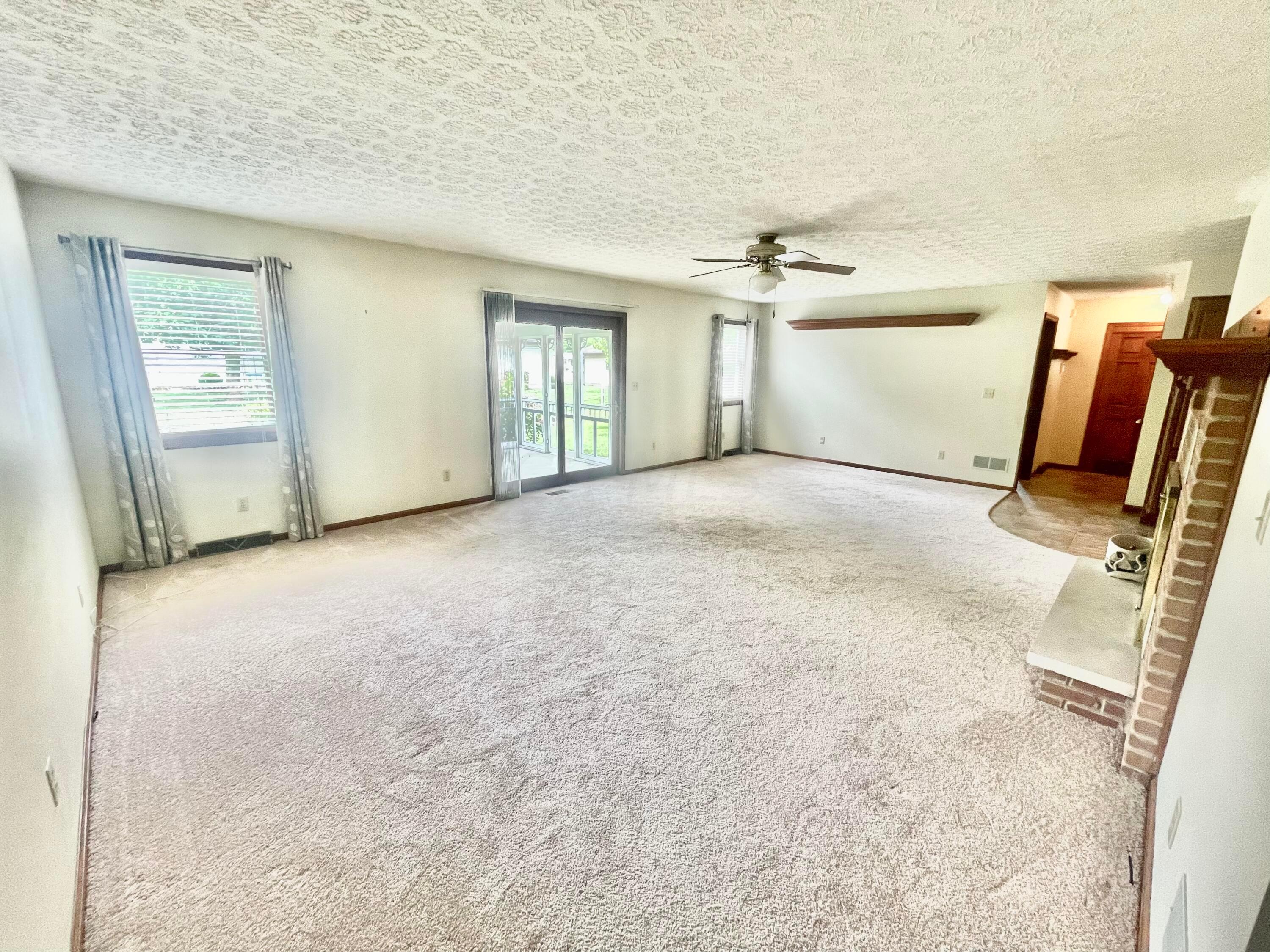 404 Ridgedale Drive Circleville, OH 43113 - Photo 17 of 42 5D5C1103-C676-45B7-AAA0-6D1F94C90755