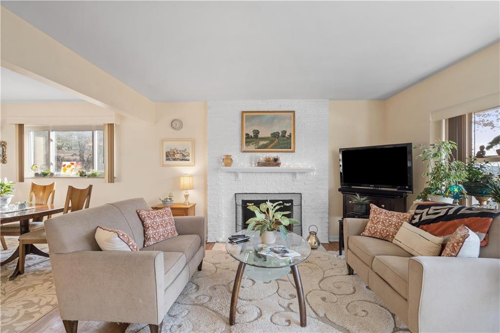 720 Field Club Road Pittsburgh, PA 15238 - Photo 4 of 27 Gallery Image 4
