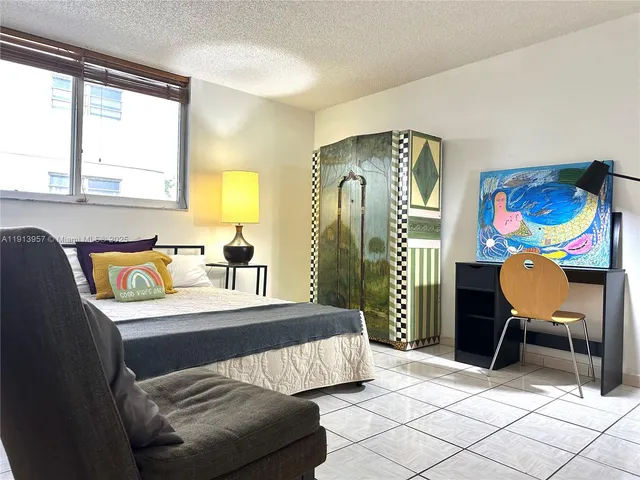 $2,100 | 1665 Bay Road, Unit 316, Miami Beach, FL 33139