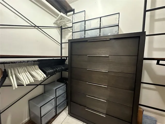 $2,100 | 1665 Bay Road, Unit 316, Miami Beach, FL 33139