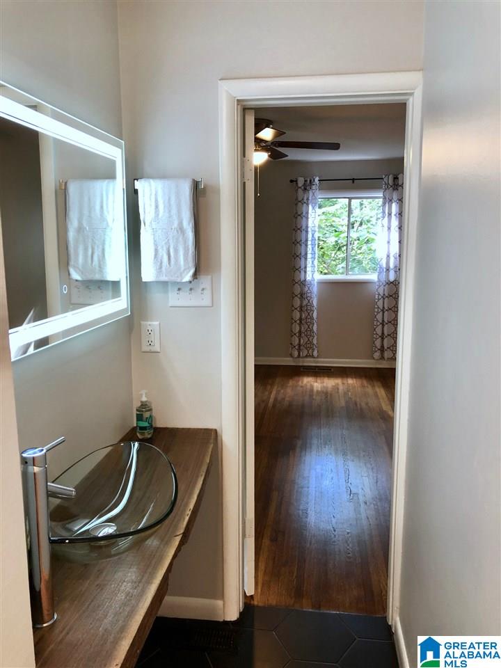 1608 Barry Avenue Birmingham, AL 35209 - Photo 14 of 24