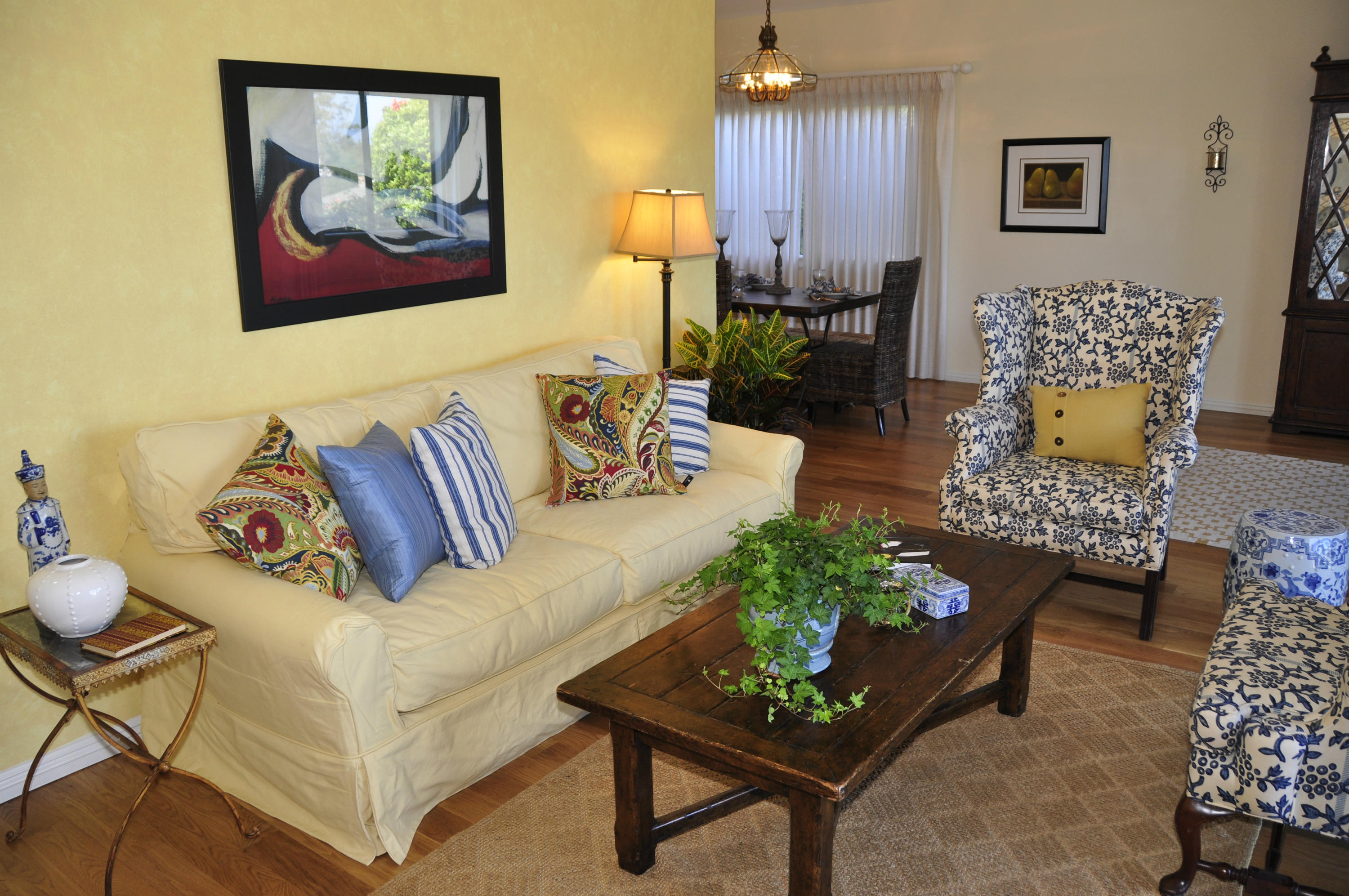 831 Weldon Road Santa Barbara, CA 93109 - Photo 7 of 35 Living Room Looking Towards Dining Area