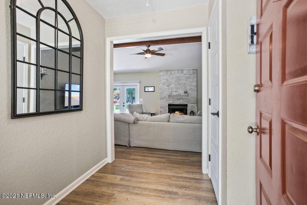 1748 Orange Picker Road Jacksonville, FL 32223 - Photo 10 of 32 Foyer