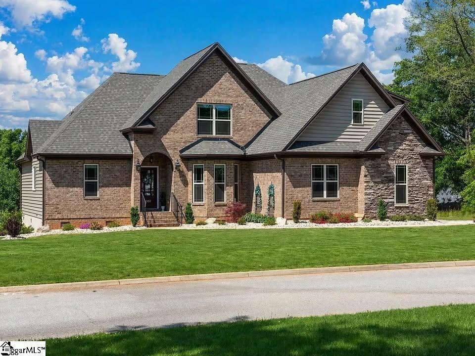 207 Poplar Ridge Road Simpsonville, SC 29681 - Photo 1 of 48