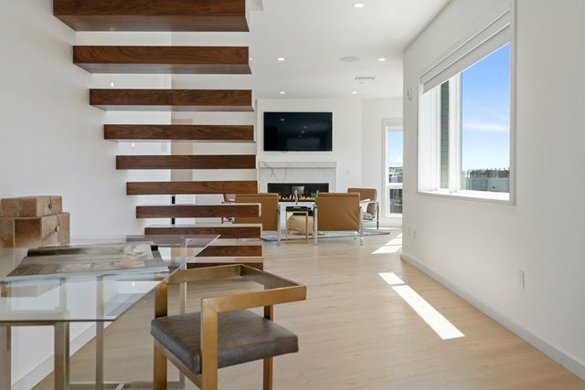 $3,700,000 | 100 A Street, Unit SKYHOUSE, Boston, MA 02127