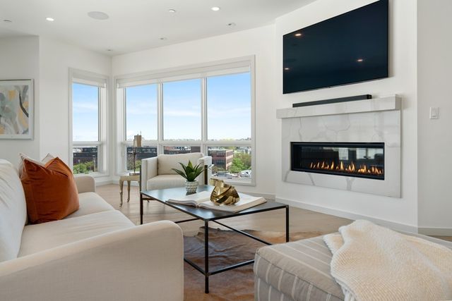 $3,700,000 | 100 A Street, Unit SKYHOUSE, Boston, MA 02127