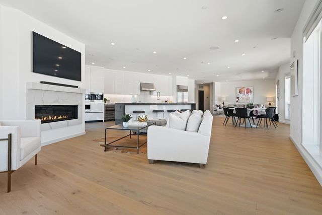 $3,700,000 | 100 A Street, Unit SKYHOUSE, Boston, MA 02127