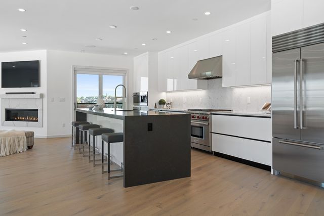 $3,700,000 | 100 A Street, Unit SKYHOUSE, Boston, MA 02127