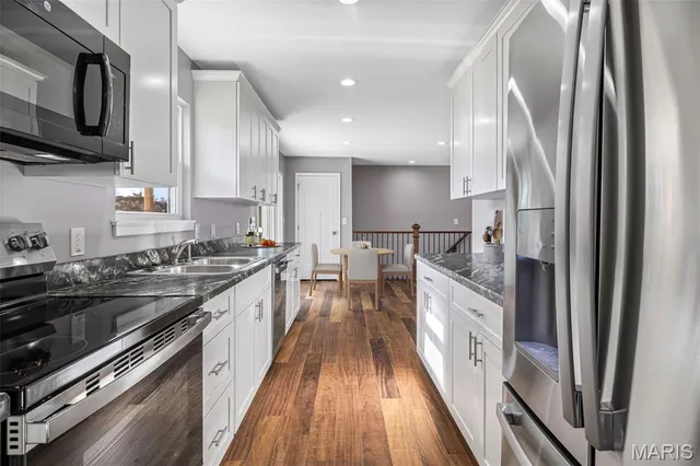 $339,000 | 1207 Coachlight Drive, De Soto, MO 63020