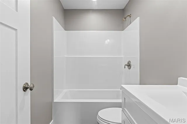 $339,000 | 1207 Coachlight Drive, De Soto, MO 63020