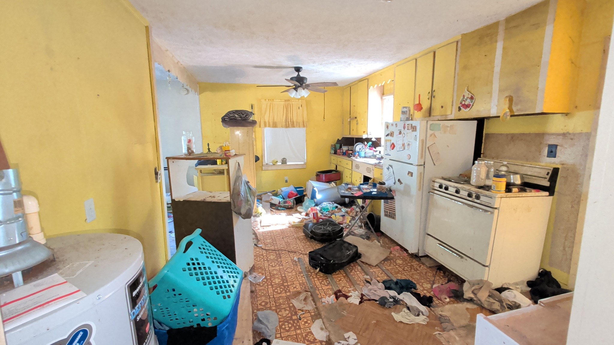 112 New Street Jackson, TN 38301 - Photo 7 of 9 a view of a kitchen with refrigerator and a stove