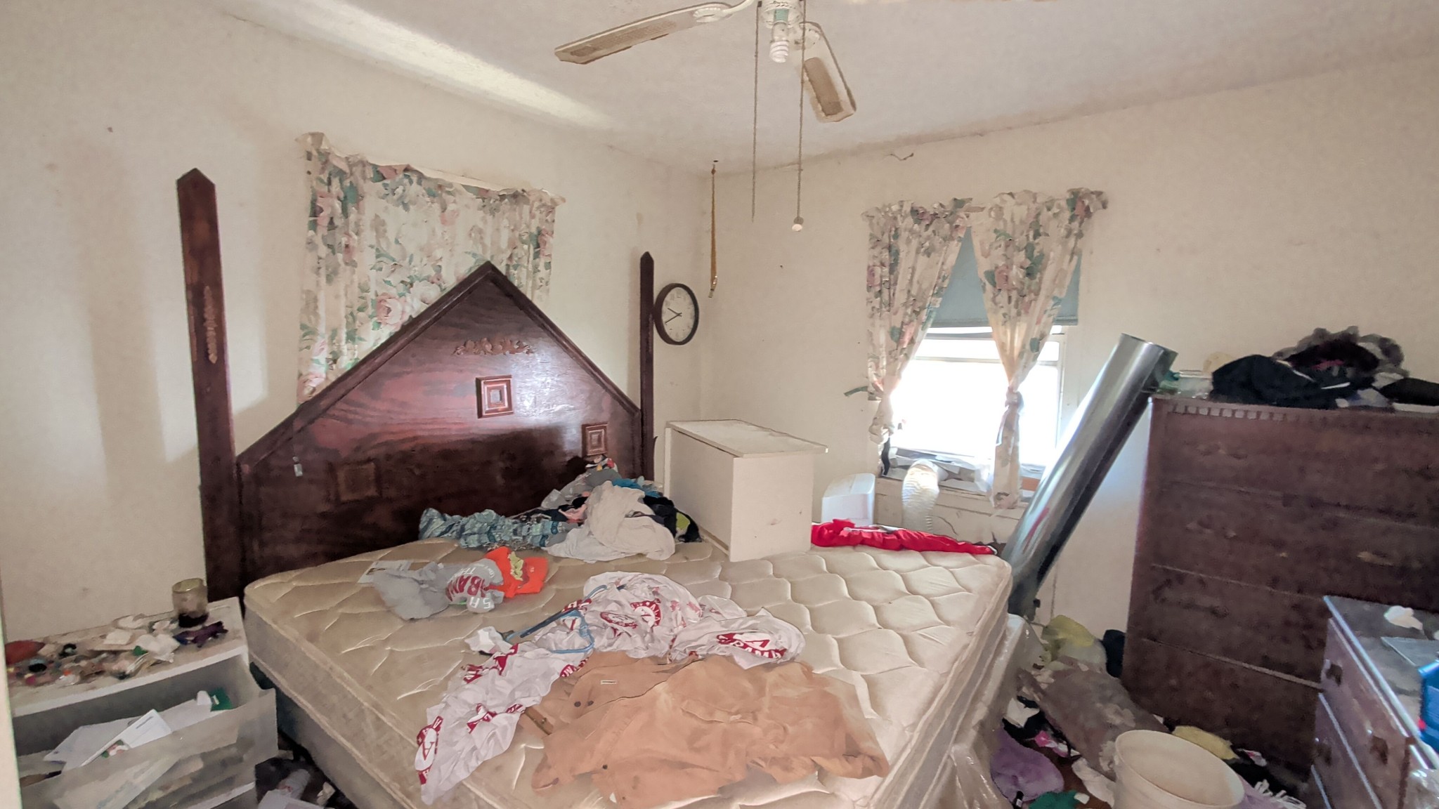 112 New Street Jackson, TN 38301 - Photo 8 of 9 a bedroom with bed and a large mirror