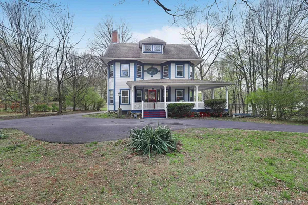 $585,000 | 832 Bloomingburg Road, Bloomingburg, NY 12721