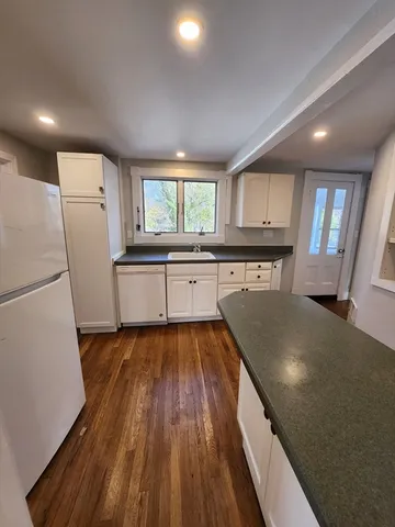 $2,350 | 51 Highland Street, Unit 2, Salem, MA 01970