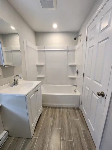 $2,350 | 51 Highland Street, Unit 2, Salem, MA 01970