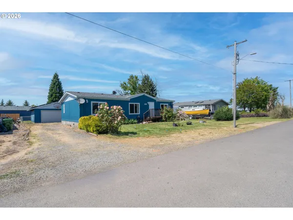 $299,900 | 1065 6th Street, Gervais, OR 97026