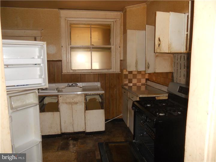 7263 Calvin Road Upper Darby, PA 19082 - Photo 4 of 10 Kitchen