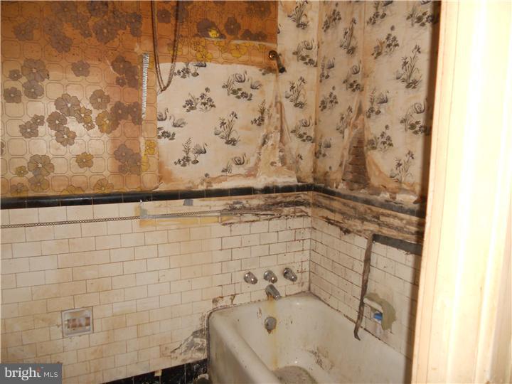 7263 Calvin Road Upper Darby, PA 19082 - Photo 8 of 10 Bathroom