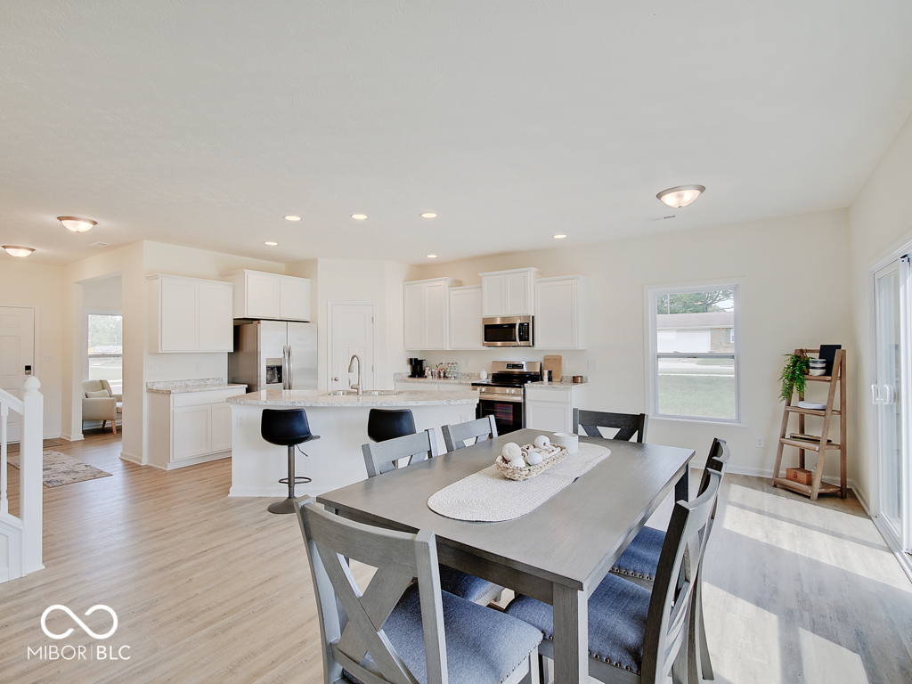 3923 Windstar Way Columbus, IN 47203 - Photo 13 of 41