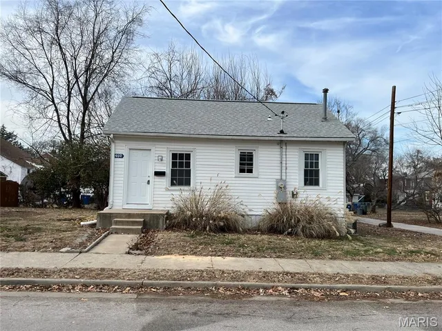$179,900 | 407 North 7th Street, St. Charles, MO 63301