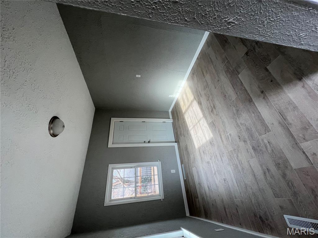 407 North 7th Street St. Charles, MO 63301 - Photo 6 of 9