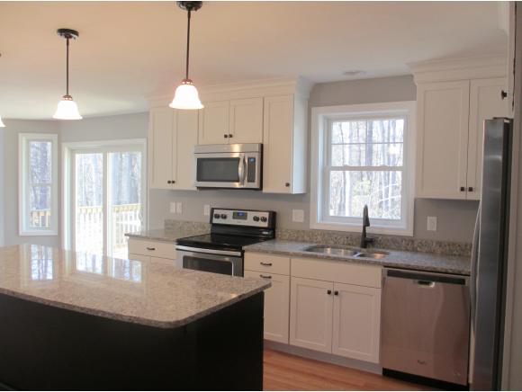 422 Mountain Road Concord, NH 03301 - Photo 8 of 33