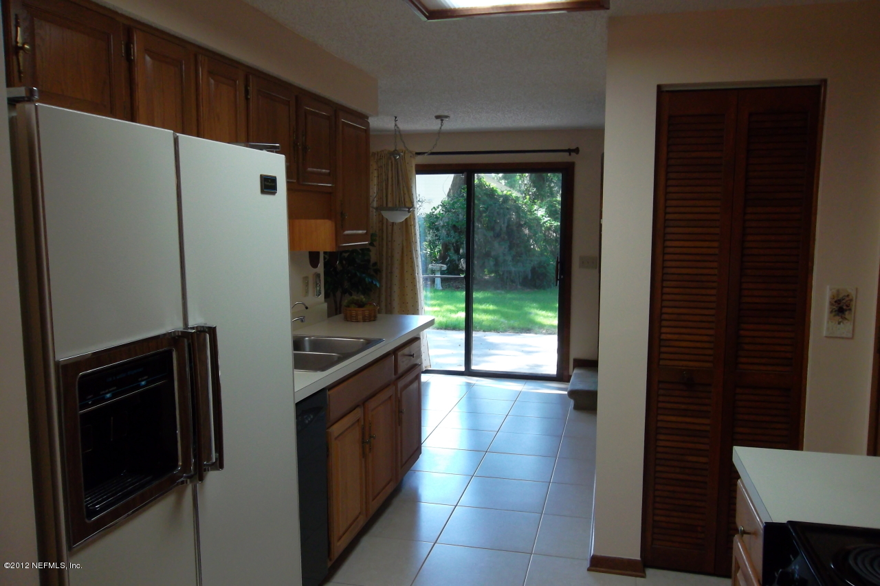 11511 Jonathan Road Jacksonville, FL 32225 - Photo 11 of 16 Kitchen