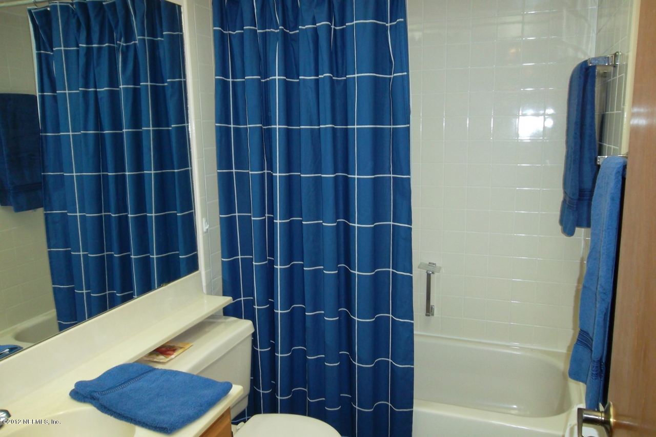 11511 Jonathan Road Jacksonville, FL 32225 - Photo 16 of 16 Upstairs Bath Room