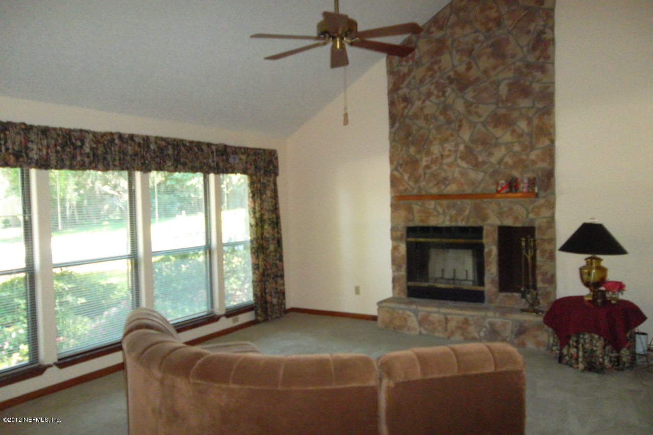 11511 Jonathan Road Jacksonville, FL 32225 - Photo 5 of 16 Living Room 2nd View