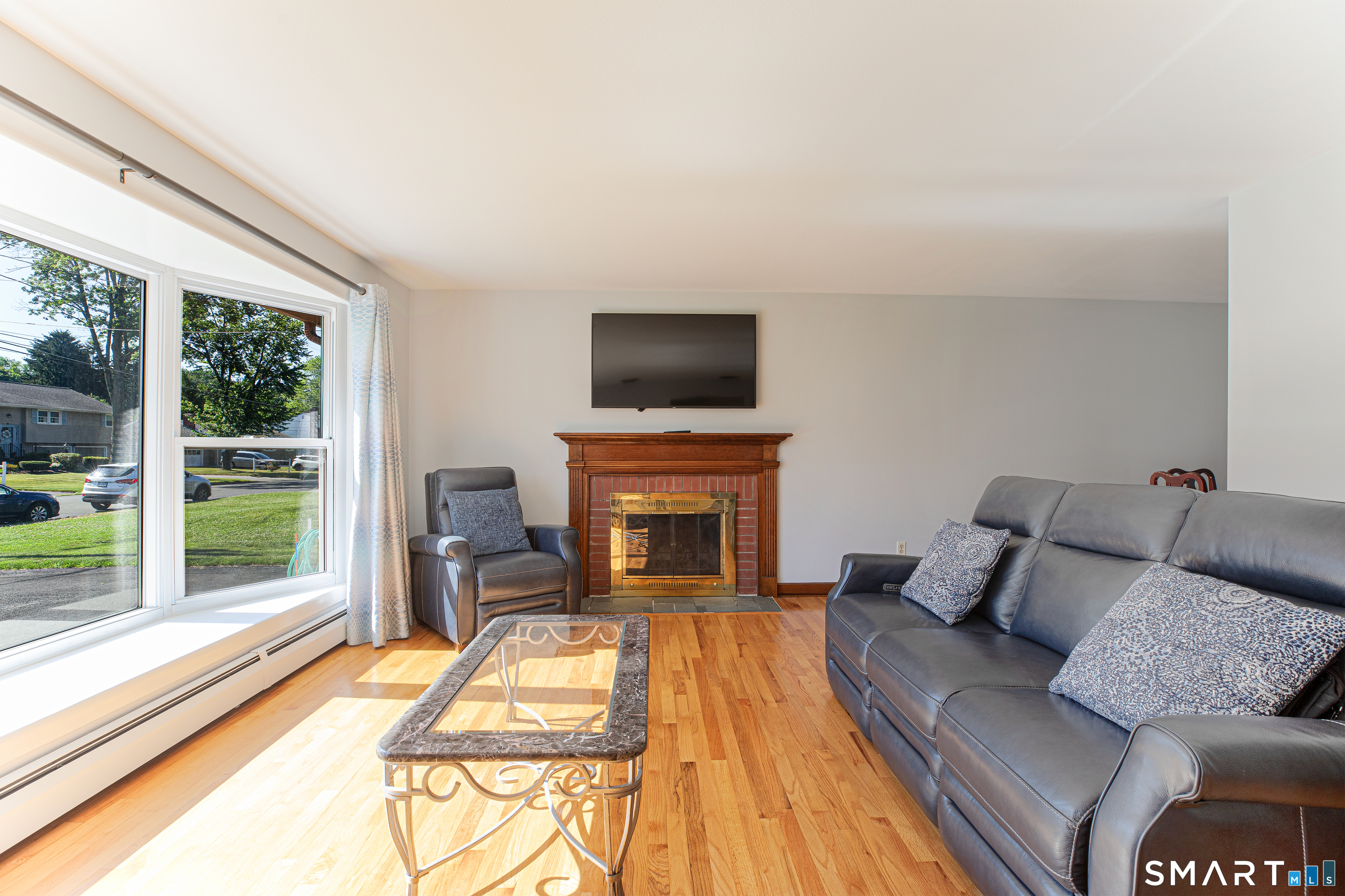 17 School House Road Newington, CT 06111 - Photo 6 of 25