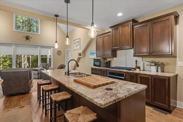 $599,900 | 316 Compass Drive, Jasper, TN 37347