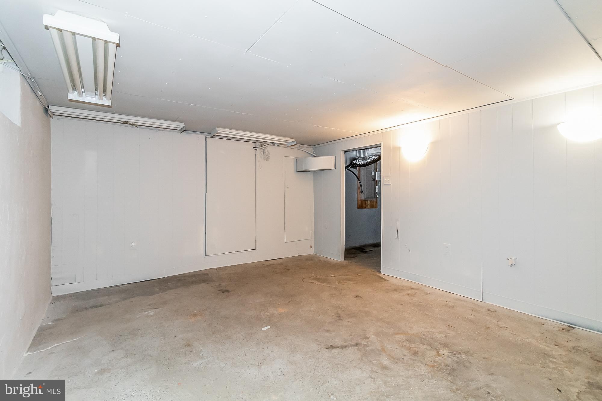 33 Northship Road Baltimore, MD 21222 - Photo 32 of 42 Clubroom Area