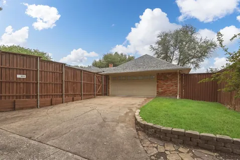 $929,900 | 9510 Hill View Drive, Dallas, TX 75231