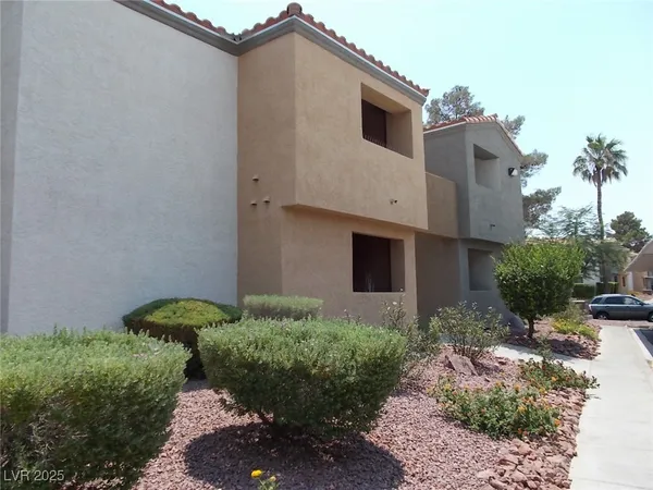 $1,695 | 3151 North Soaring Gulls Drive, Unit 2008, Las Vegas, NV 89128