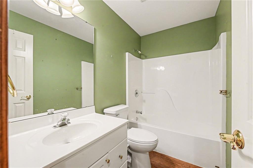 2448 Southwest Golf View Court Topeka, KS 66614 - Photo 11 of 30