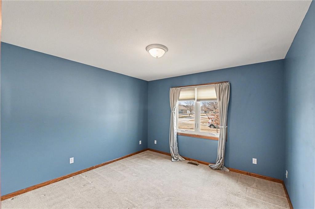 2448 Southwest Golf View Court Topeka, KS 66614 - Photo 15 of 30