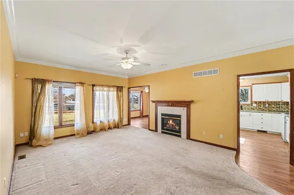 $284,000 | 2448 Southwest Golf View Court, Topeka, KS 66614