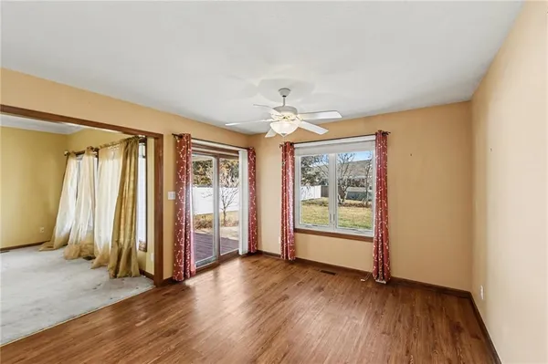 $289,000 | 2448 Southwest Golf View Court, Topeka, KS 66614