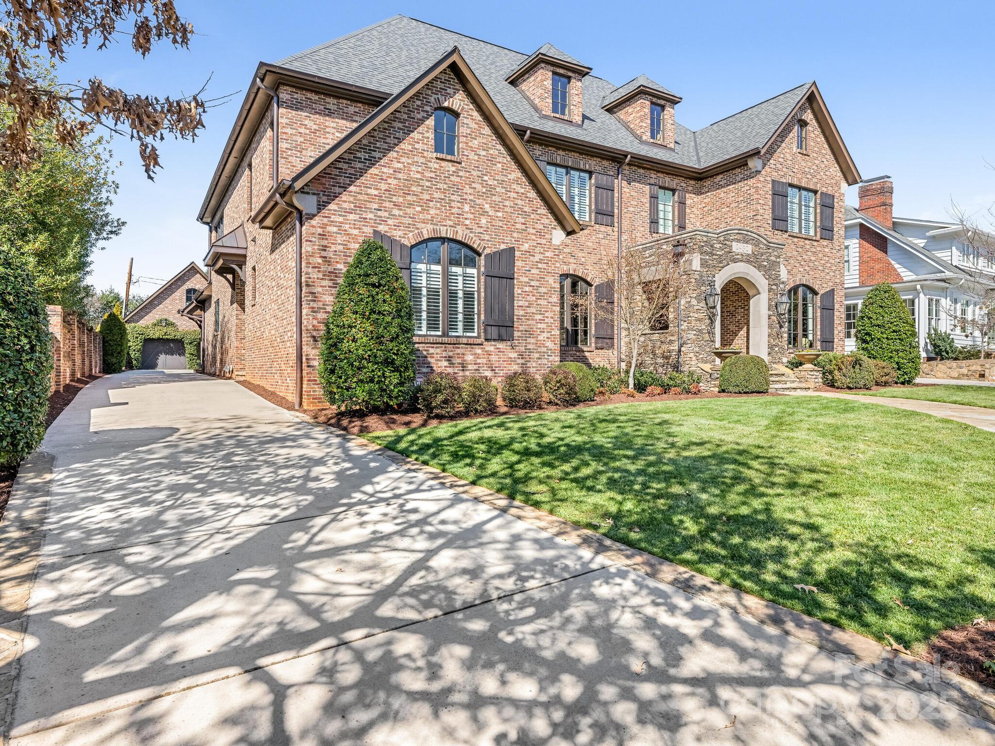 2432 Westfield Road Charlotte, NC 28207 - Photo 2 of 42 Gallery Image 2