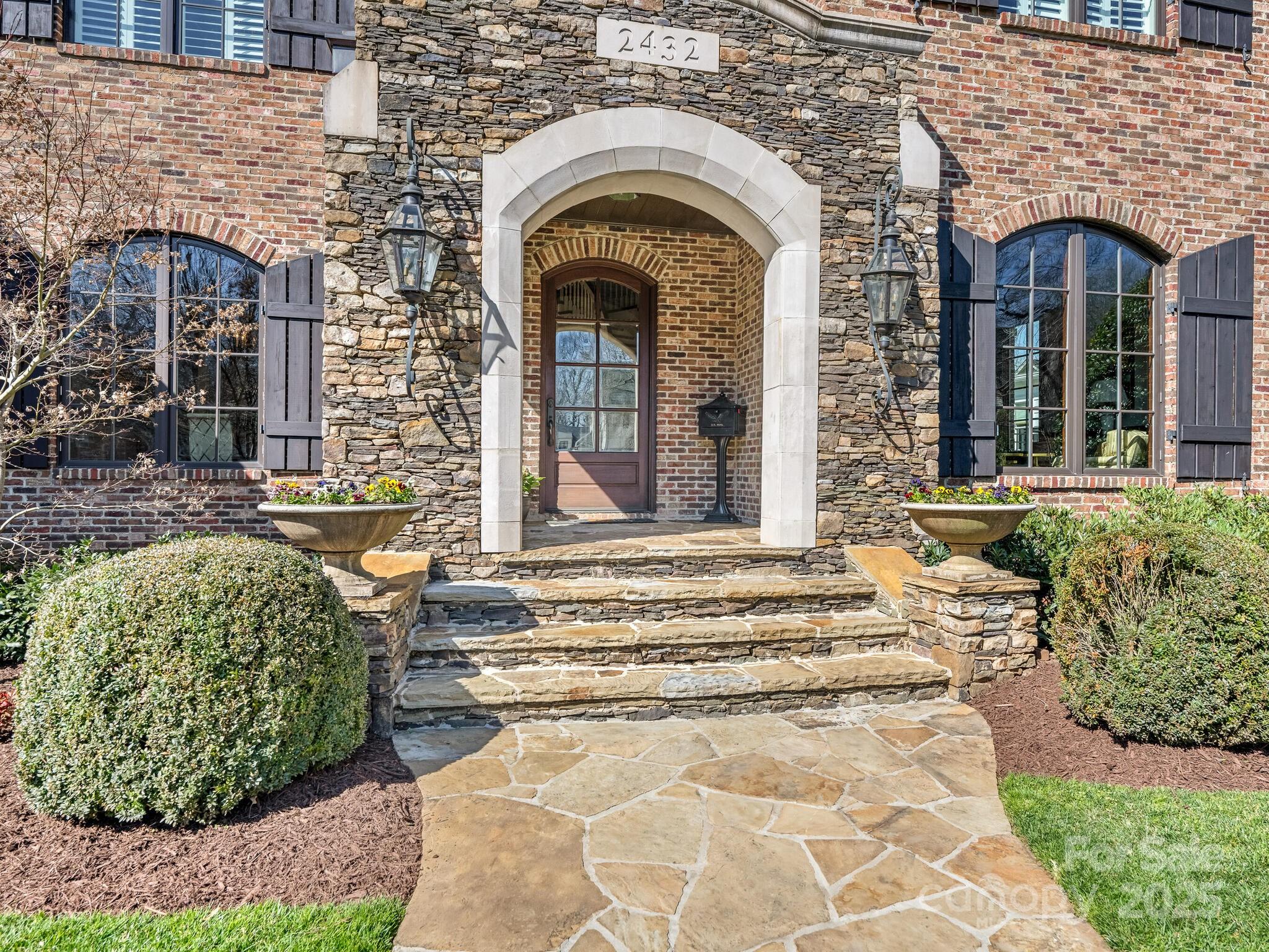 2432 Westfield Road Charlotte, NC 28207 - Photo 3 of 42 Gallery Image 3