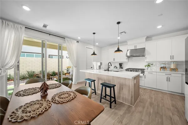 $739,800 | 27616 Symphony Place, Valencia, CA 91381