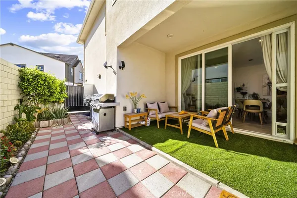 $739,800 | 27616 Symphony Place, Valencia, CA 91381