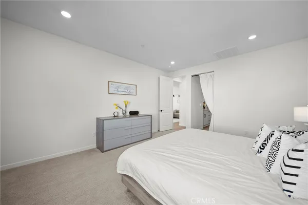 $739,800 | 27616 Symphony Place, Valencia, CA 91381