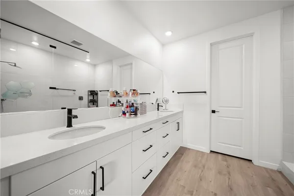 $739,800 | 27616 Symphony Place, Valencia, CA 91381