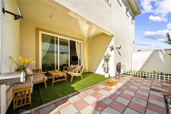 $739,800 | 27616 Symphony Place, Valencia, CA 91381