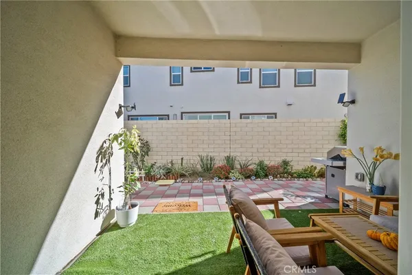 $739,800 | 27616 Symphony Place, Valencia, CA 91381