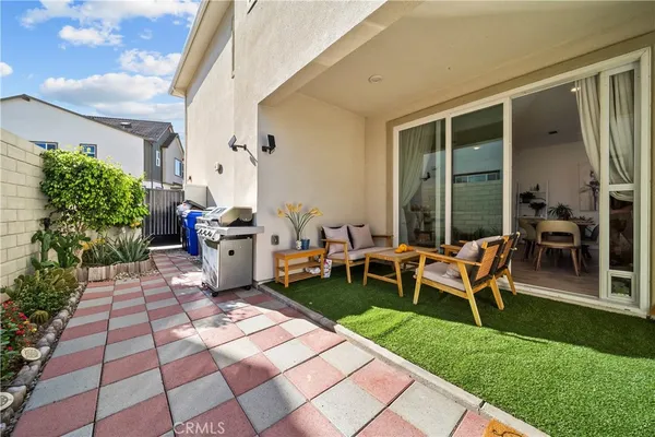 $739,800 | 27616 Symphony Place, Valencia, CA 91381