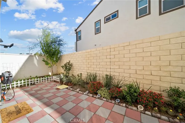 $739,800 | 27616 Symphony Place, Valencia, CA 91381