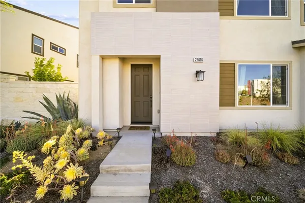 $739,800 | 27616 Symphony Place, Valencia, CA 91381