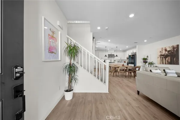 $739,800 | 27616 Symphony Place, Valencia, CA 91381